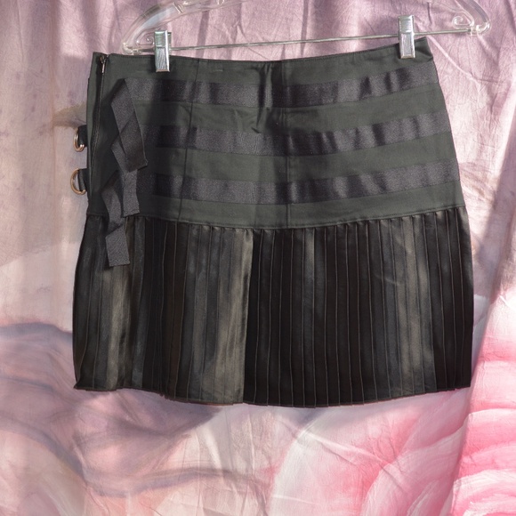 Ribbed Black mini Skirt SZ 6 - Picture 3 of 3